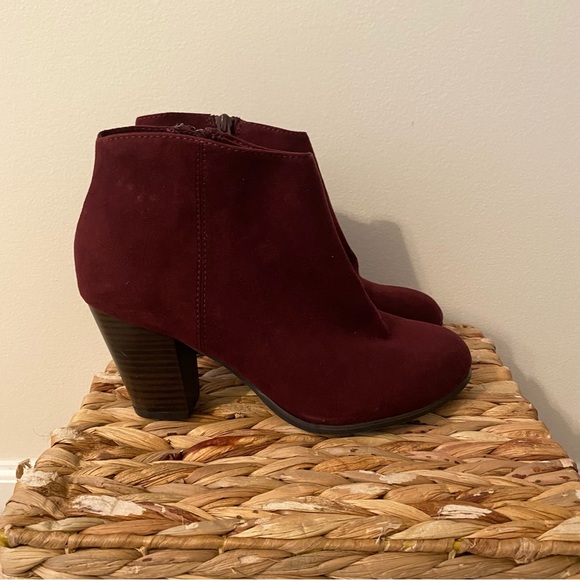*NEW* OLD NAVY Booties - Picture 1 of 3